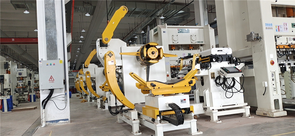 Compact Straightener Feeder MFL2 Series for 5G Communication Electronics Stamping
