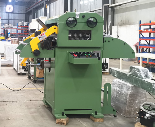 Hydraulic uncoiler leveler machine GL-500H for sheet metal stamping is delivered