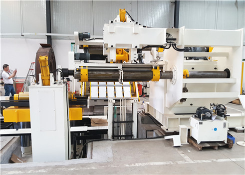 Coil Feed Line MFL4-1600GF: An Customized Decoiler Straihgtener Feeder for the production of high-quality automobile parts