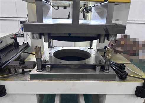 How a Turnkey Stamping Line Makes Perfect Discs: A Look at Decoiler, Straightener, Servo Feeder