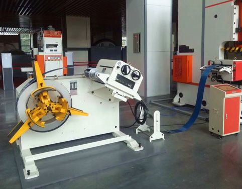 What's the Difference Between Compact Coil Feed Line and Split Type Decoiler, Straightener, Feeder Machine?