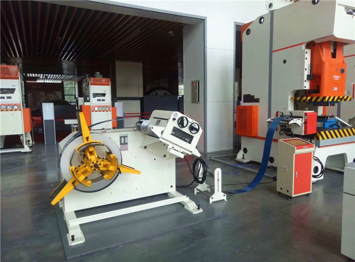 Precision Pressfeed Stamping Line