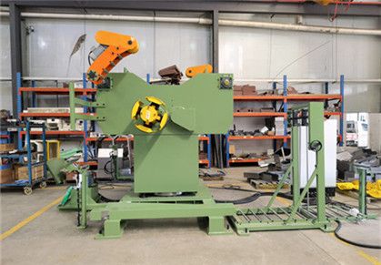 Double-Ended Coil Reels working with roll forming machine for a quick coil chang