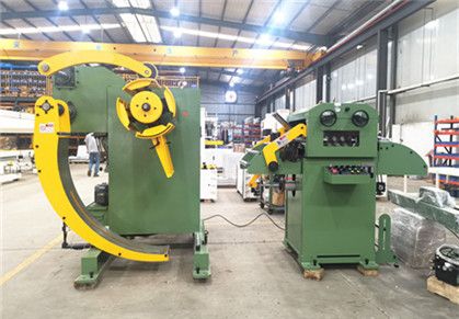Hydraulic Uncoiler Leveler Machine GL-500H for sheet metal stamping delivery to UK