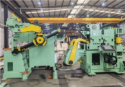 Compact Press Feeding System for High-Strength Steel For non-surface-sensitive automotive applications Compact Press Feeding System for High-Strength Steel For non-surface-sensitive automotive applications
