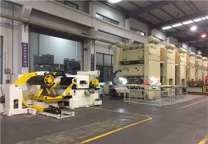 Press Feed Line with Stamping Presses and Robots System for Making Air Conditioner Stamping Parts Press Feed Line with Stamping Presses and Robots System for Making Air Conditioner Stamping Parts